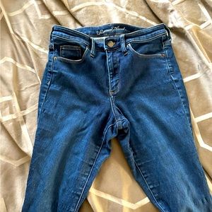 Size 8 Universal Thread Jeans